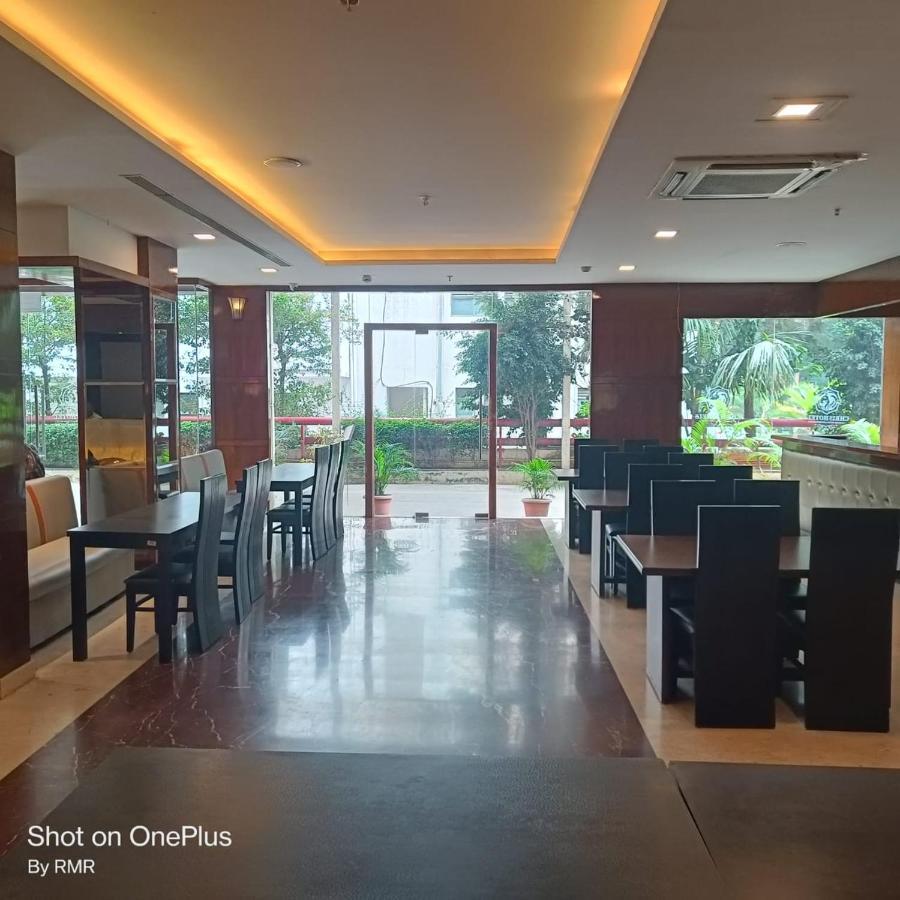 Astra Hotels & Suites Whitefield Near To Nallurahalli Metro Station And Ktpo Bangalore Exterior foto