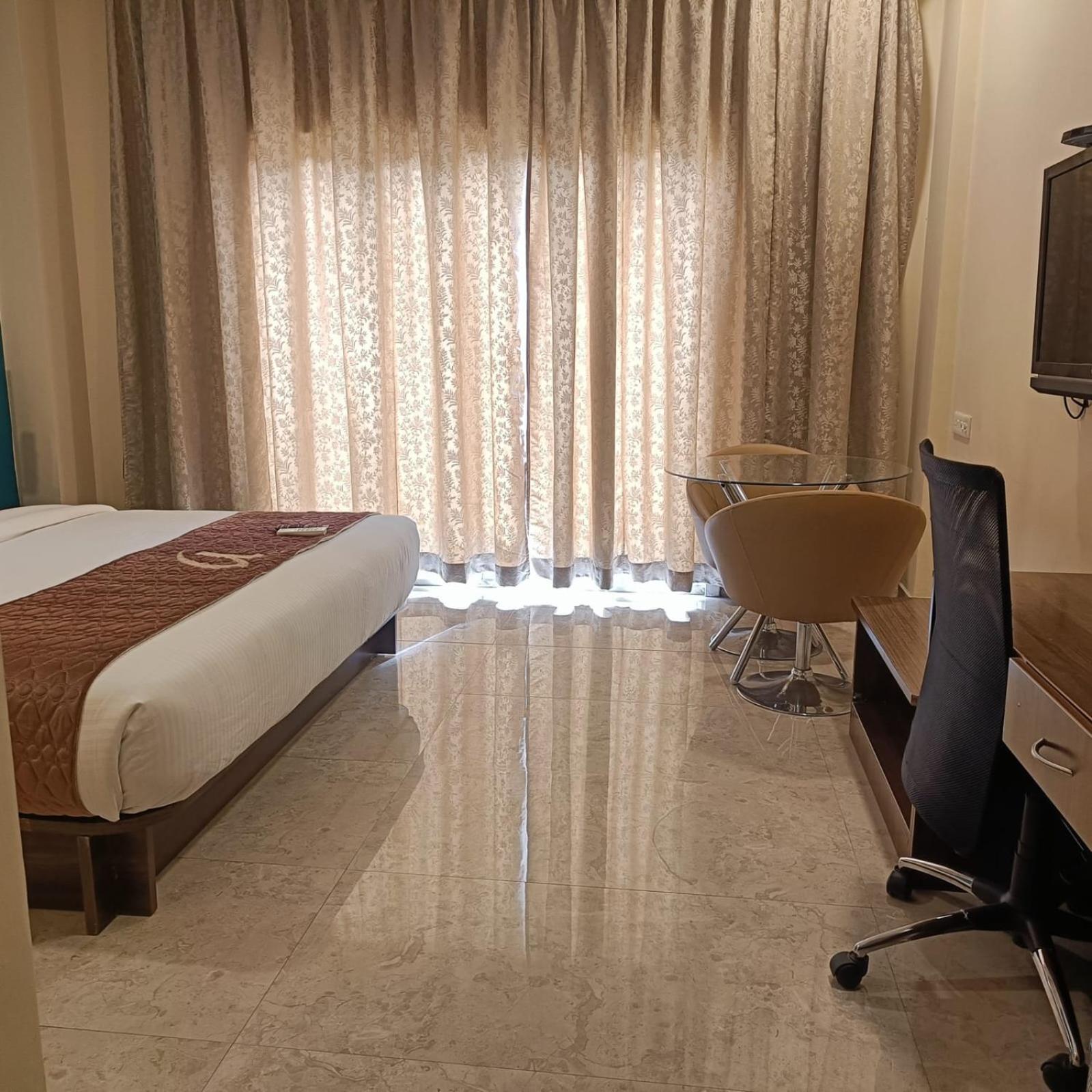 Astra Hotels & Suites Whitefield Near To Nallurahalli Metro Station And Ktpo Bangalore Exterior foto